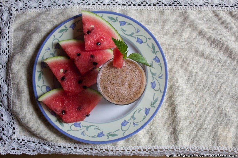 Verze bez jahod bude světlejší a bude záviset na množství použité meduňky.