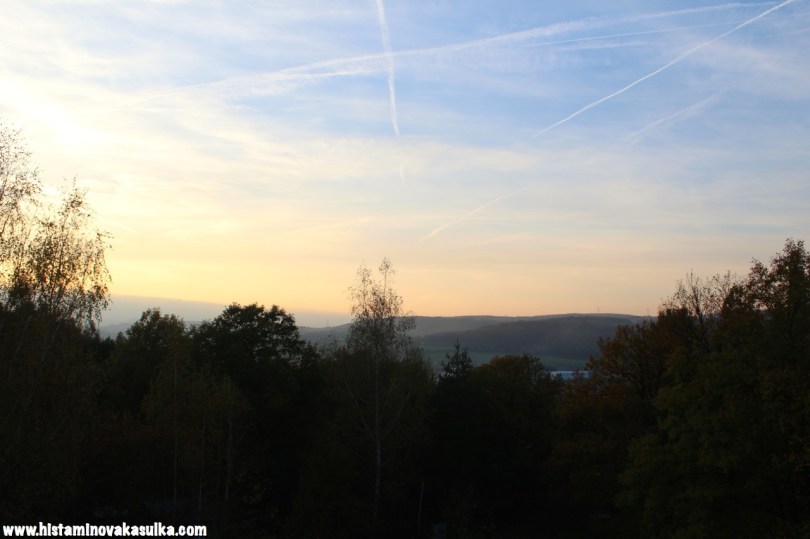 V CKP se pracuji i po západu slunce...ale není v těch Dobřichovicích prostě nádherně?