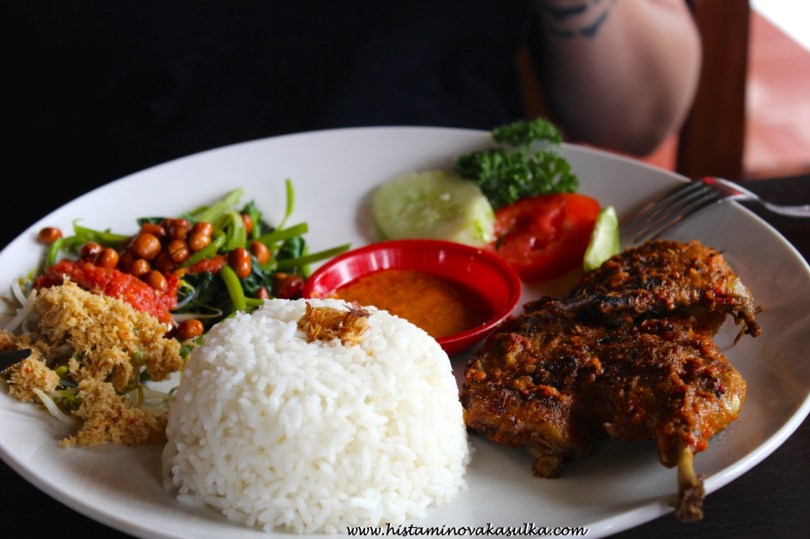 Samozřejmě i maso na Bali seženete:))