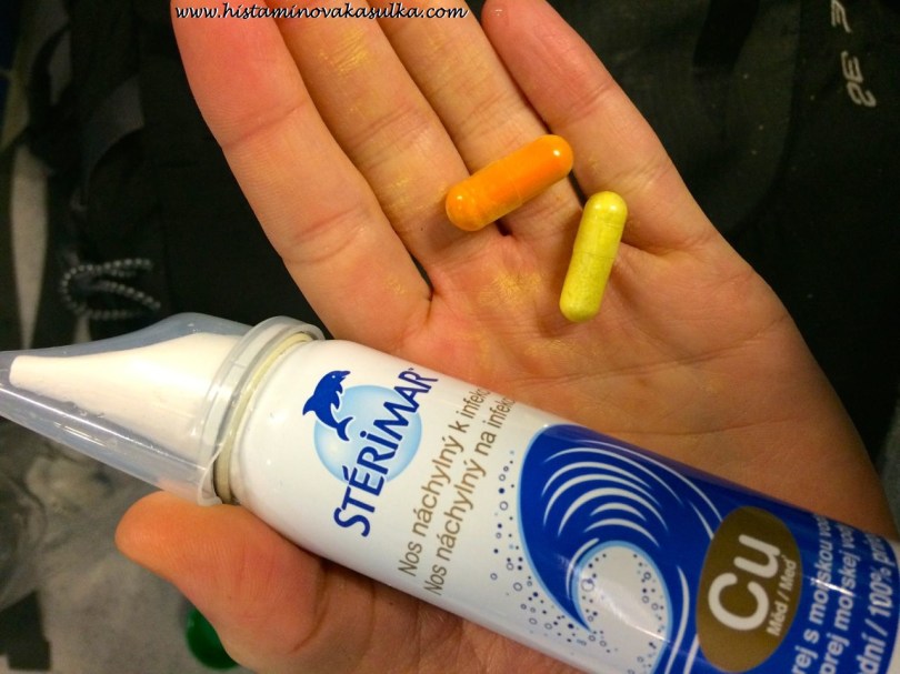 Moje letecká záchrana pro uklidnění nejen žírných buněk, ale i nosní sliznice. Pokud let špatně zvládáte či jste náchylní na infekci, nebojte se v letadle nosit roušku. 